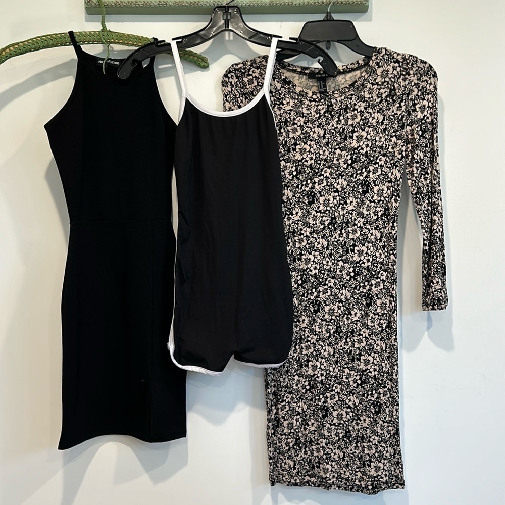 Bundle 3 piece women’s size xs spring / summer romper & mini dresses